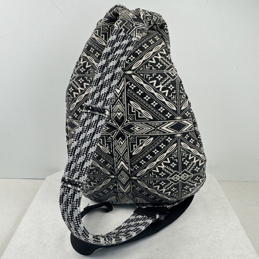 Kavu Geometric Rope Sling Bag Crossbody Purse Backpack Black White Tribal Hiking - Picture 6 of 15